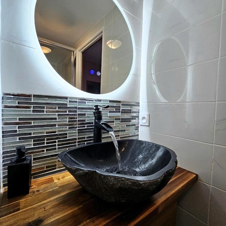 Tout confort ! Ville, Calme, Cinéma privé, Climatisation, Parking, WiFi - Apartment mit 1 Schlafzimmer - 4