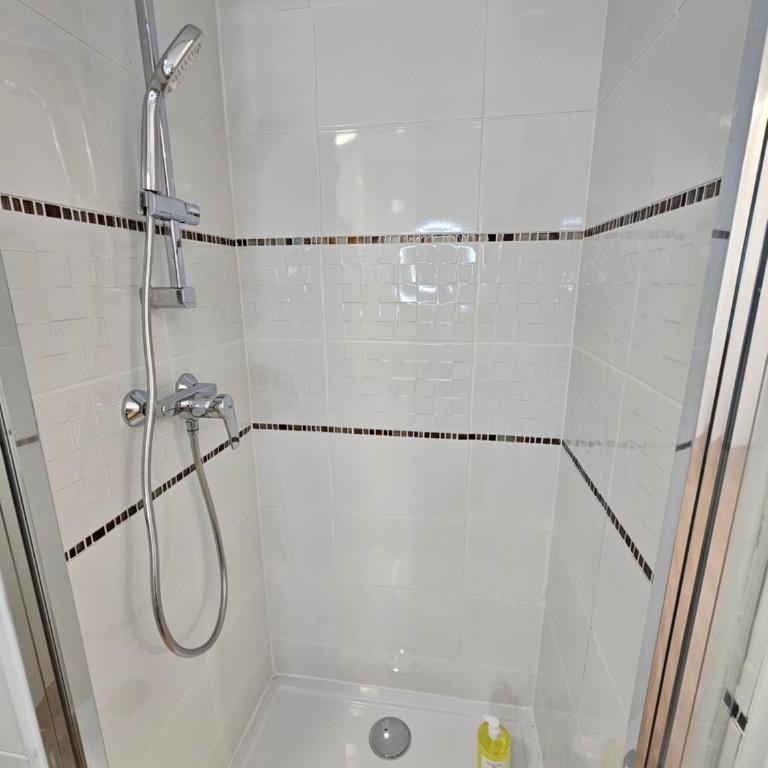 Tout confort ! Ville, Climatisation, Parking, Wifi, Calme, TV - Apartamento de 1 dormitorio - 9