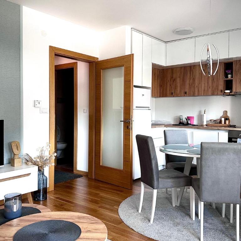 Green Harmony Apartment - One-Bedroom Apartment - 12
