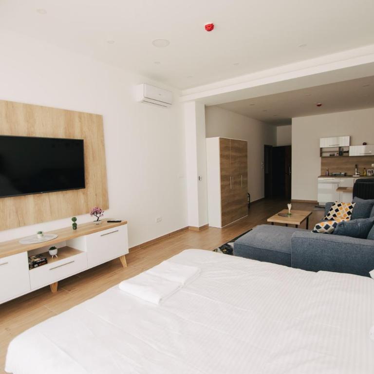 KS Apartments - Studio - 6