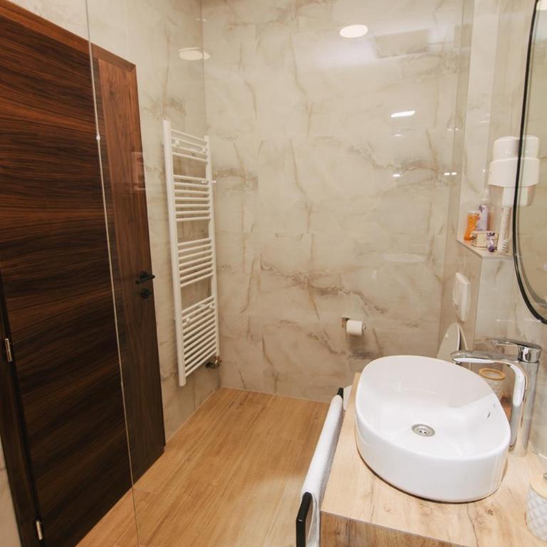 KS Apartments - Standardni Studio - 10