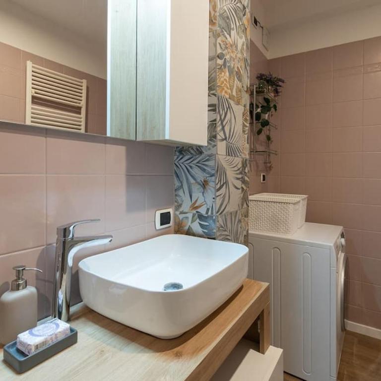 EnJoy Home - Appartamento elegante con giardino - Appartamento con 1 Camera da Letto - 3