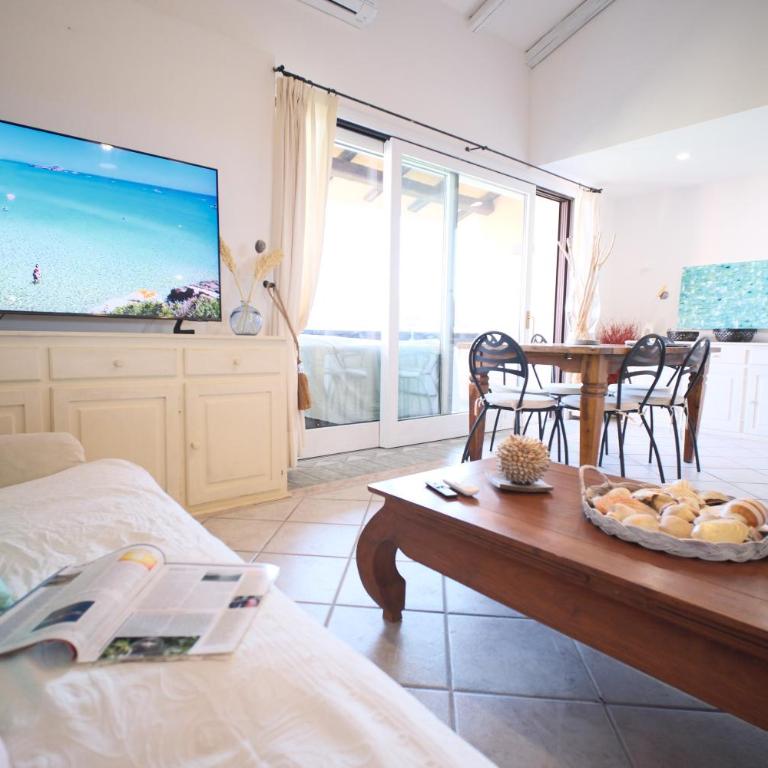 Stunning Bay-View Apartment - Pool, Terrace & 30s to Porto Rotondo Center & 10 Minutes To The Beach - Appartamento con 3 Camere da Letto - 20