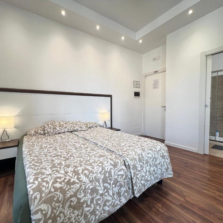 Solaris Guesthouse - Camera Matrimoniale con Bagno Privato - 9