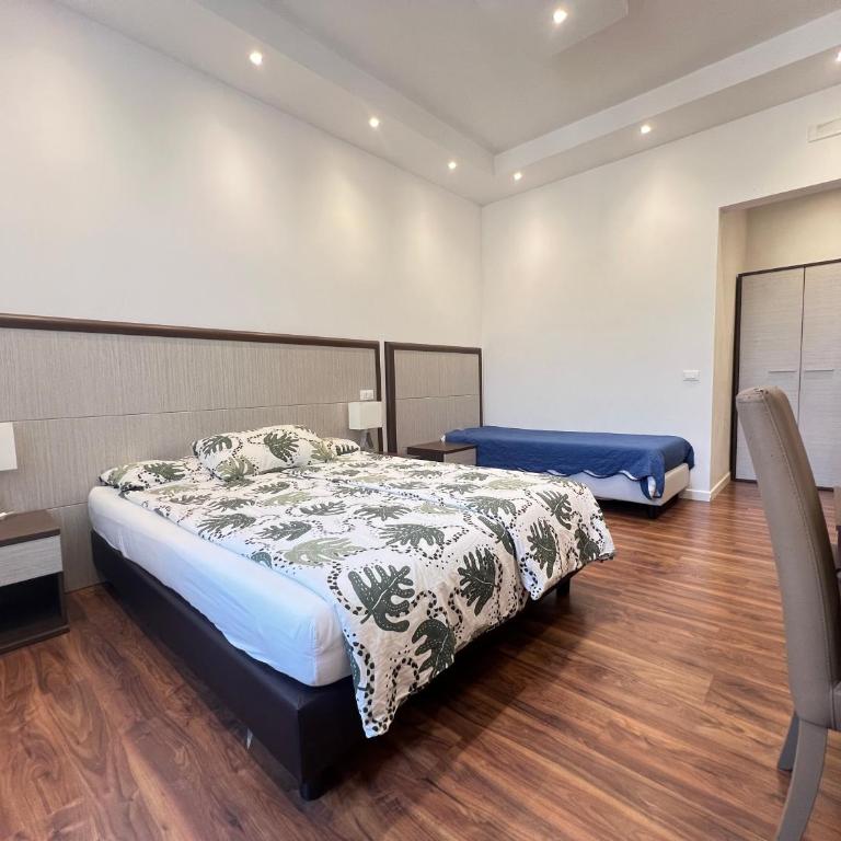 Solaris Guesthouse - Camera Tripla con Bagno Privato - 7