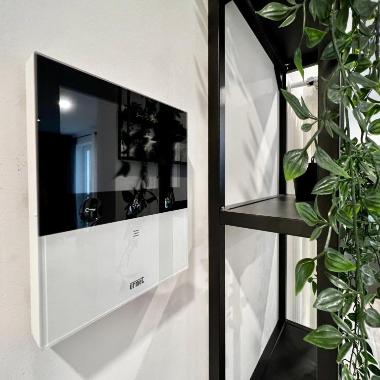 Repetti Suites - Two Adjacent & Independent Apartments 10 minutes to Milan City Centre & Linate Airport - Appartamento con 1 Camera da Letto - 10