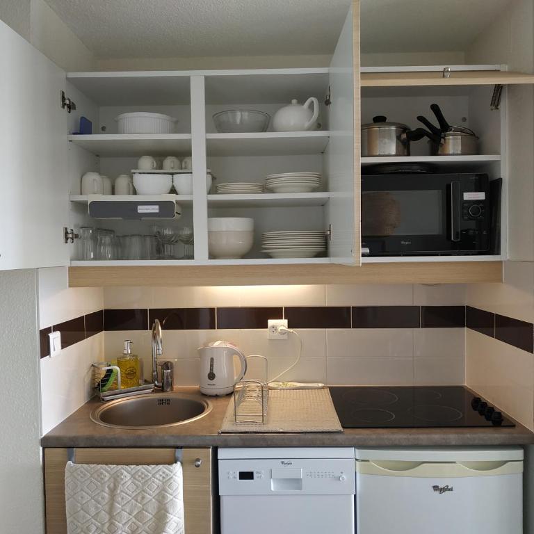 La Perle de l'Océan, à deux pas de la mer sans route à traverser, parking privé, piscine - Appartement 1 Chambre - 13