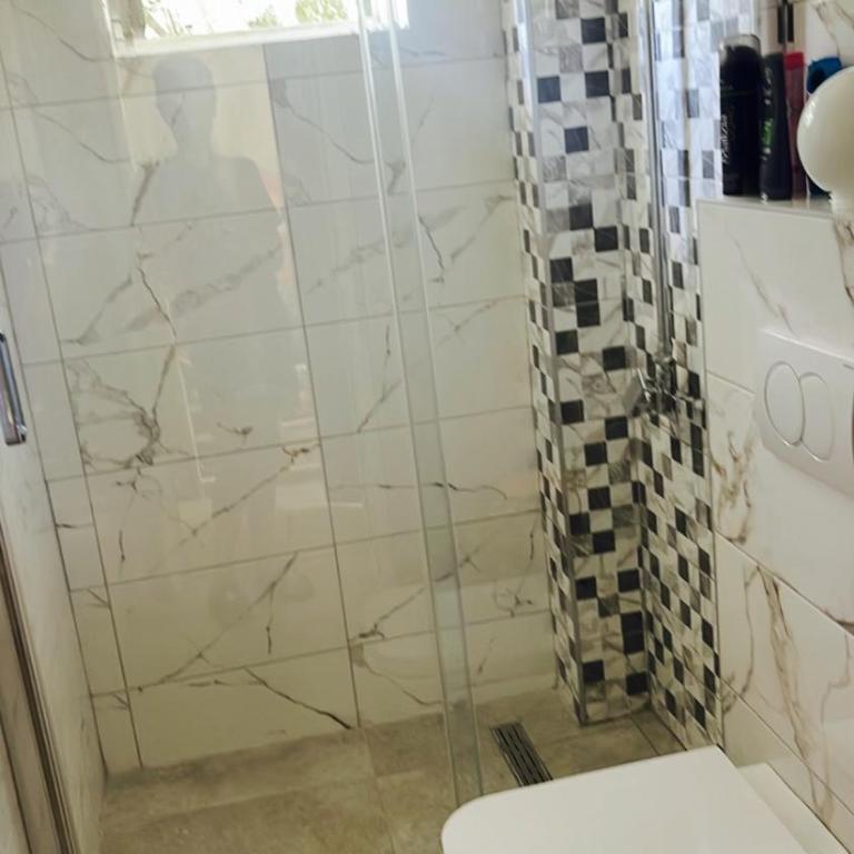 Villa Zorka - Osnovna Trokrevetna Soba sa Zajedničkim Kupatilom - 4