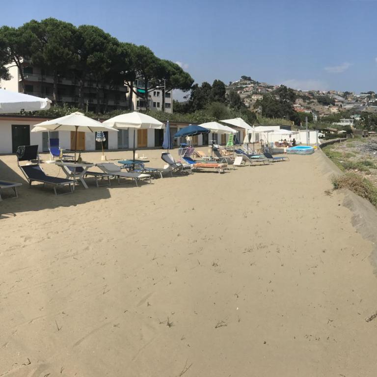 Tirrenia beach house - sea front with private beach - Appartamento Monolocale con Vista Mare - 24