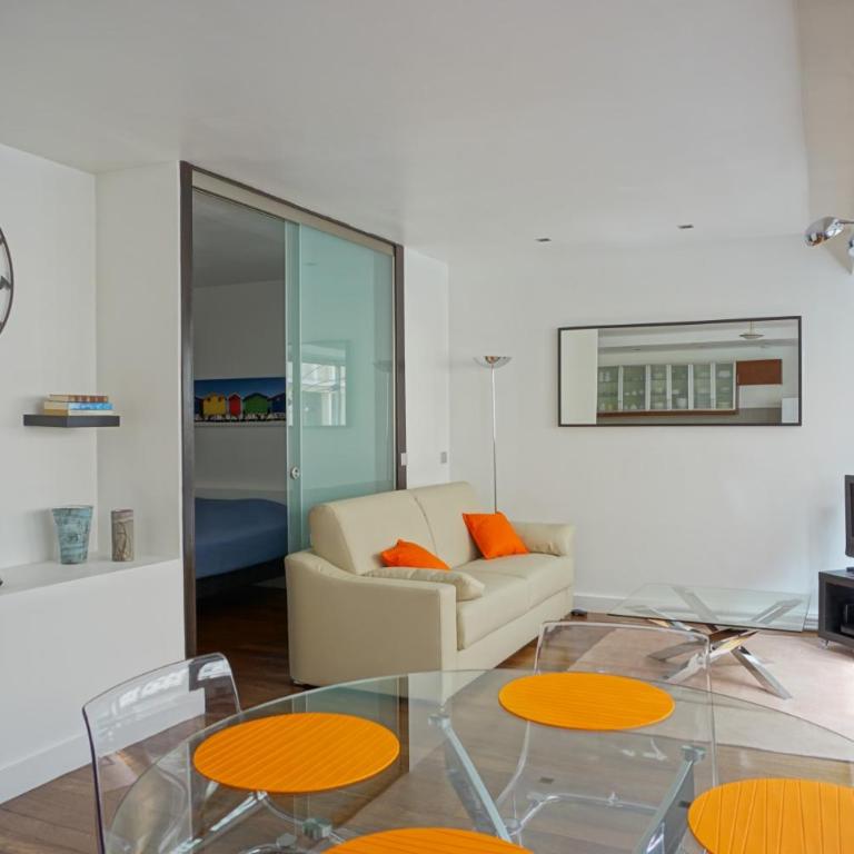 Paris Apartment Ideal for Exploring Paris - One-Bedroom Apartment - 2