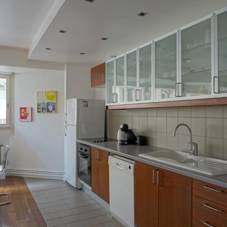 Paris Apartment Ideal for Exploring Paris - One-Bedroom Apartment - 7