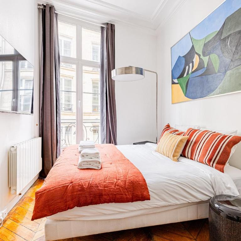 Luminous Studio Oasis Steps from The Louvre - Studio - 2