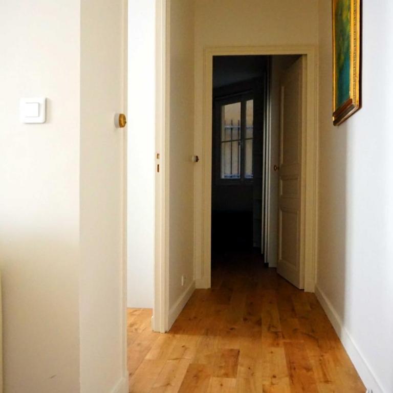 Paris Apartment with Parisian Ambience in Elegant 16th Arrondissement - Appartement 2 Chambres - 12