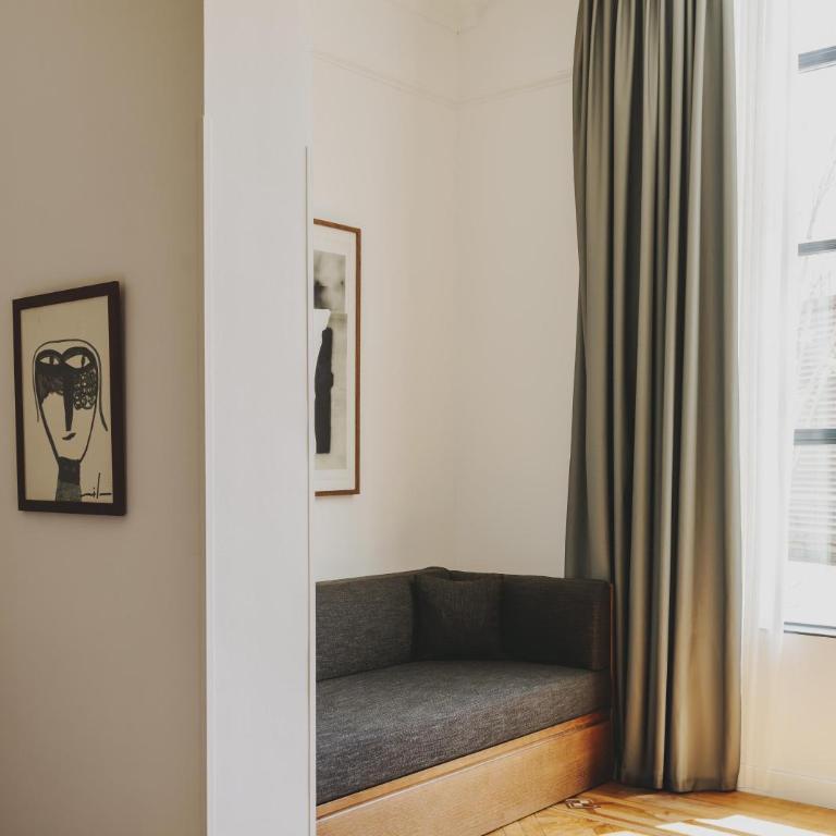 Hotel Regina Barcelona - King Suite - 5