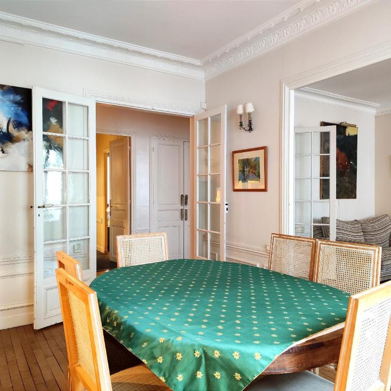 Peaceful 15th Paris Apartment with Metro Access - Appartement 2 Chambres - 11