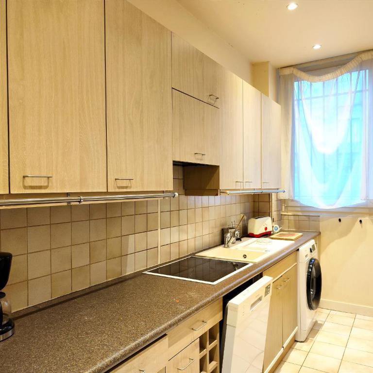 Peaceful 15th Paris Apartment with Metro Access - Appartement 2 Chambres - 15