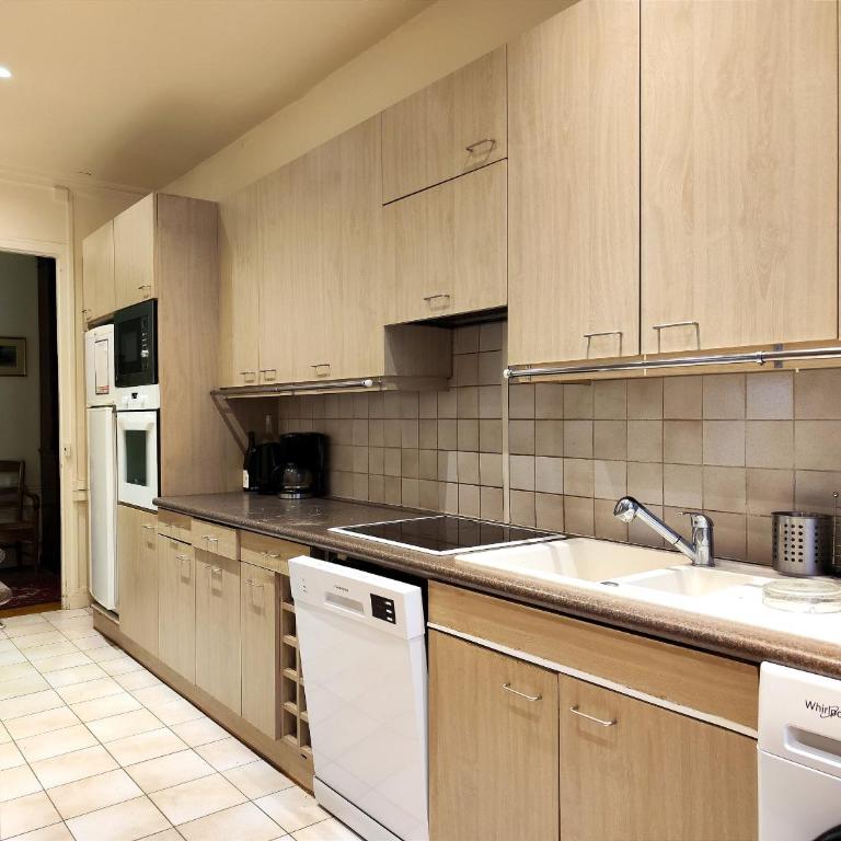 Peaceful 15th Paris Apartment with Metro Access - Appartement 2 Chambres - 16