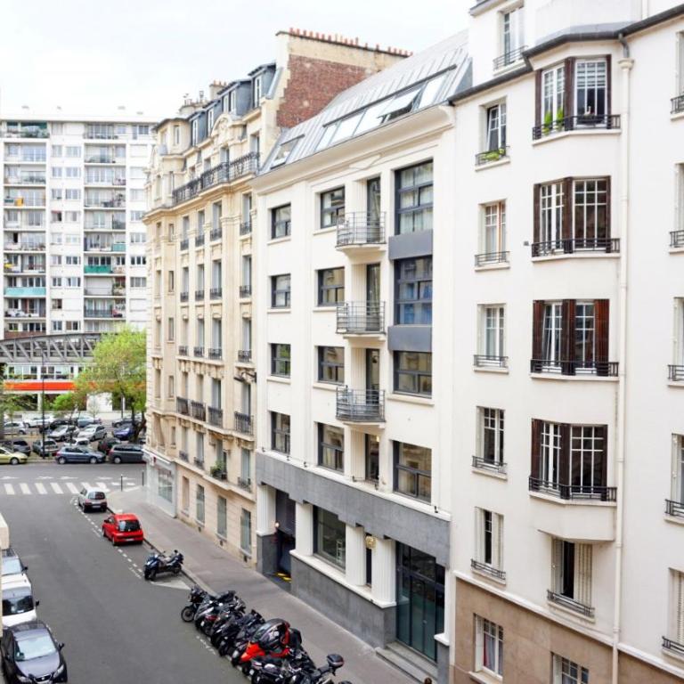 Peaceful 15th Paris Apartment with Metro Access - Appartement 2 Chambres - 31