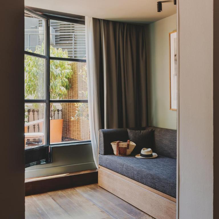 Hotel Regina Barcelona - Studio with Terrace - 6