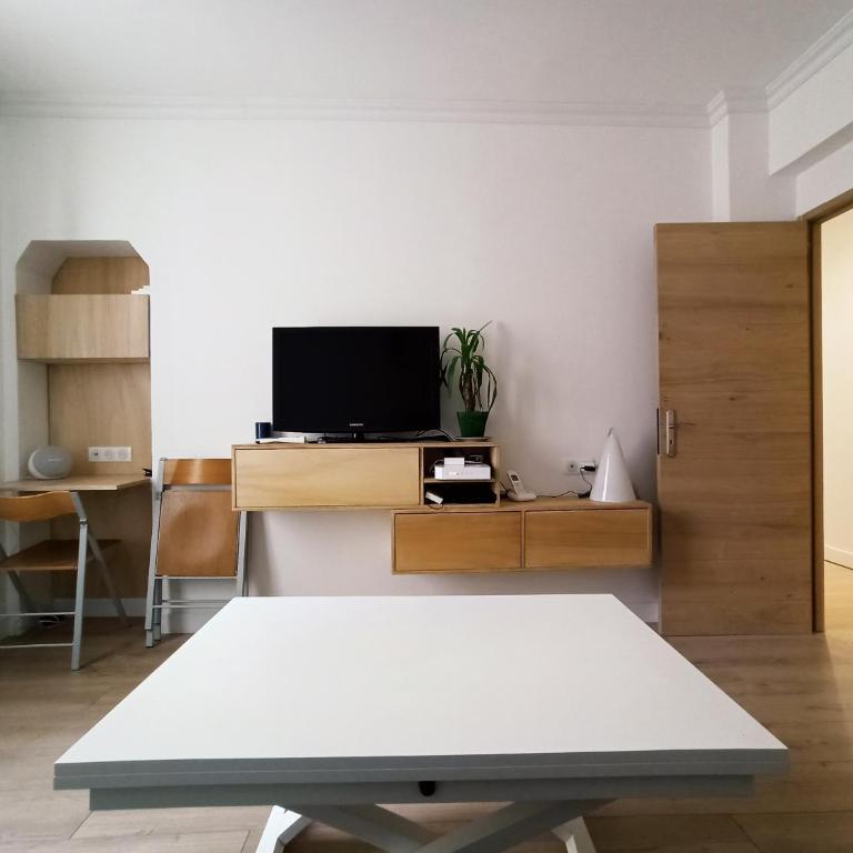 Paris 8 Fashionable Apartment on Prestigious Faubourg Saint Honore - Appartement 1 Chambre - 2