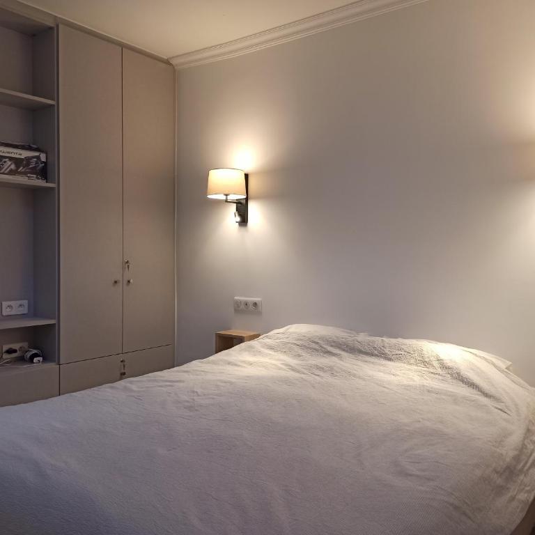 Paris 8 Fashionable Apartment on Prestigious Faubourg Saint Honore - Appartement 1 Chambre - 16