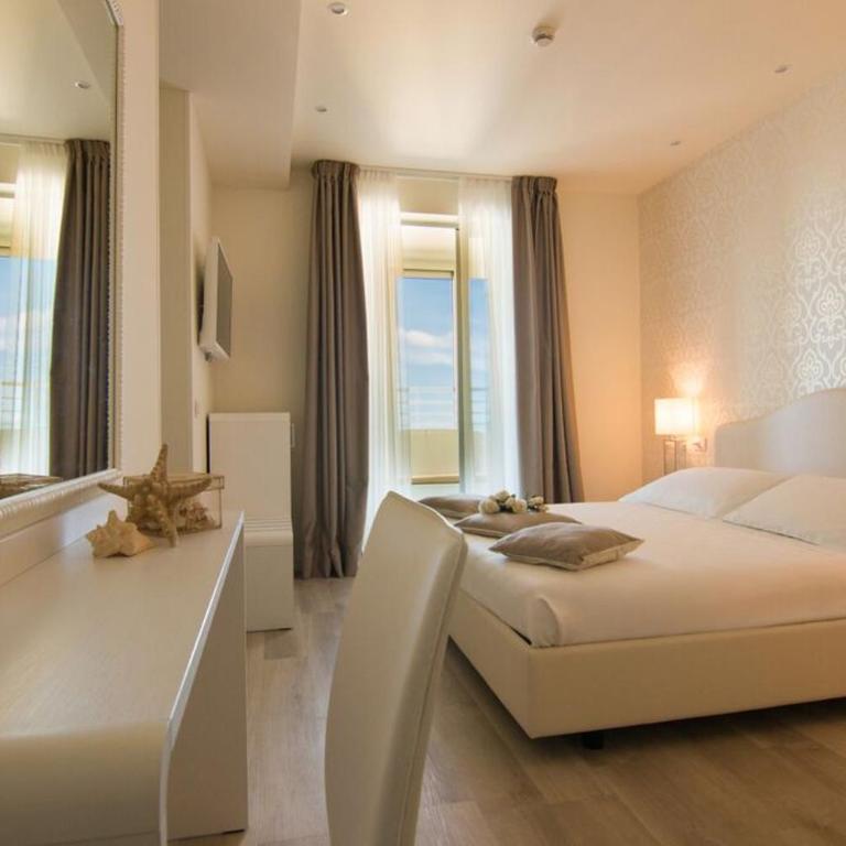 Hotel Aristeo Rimini fronte mare - Suite Panoramica con Vista Mare Laterale - 8