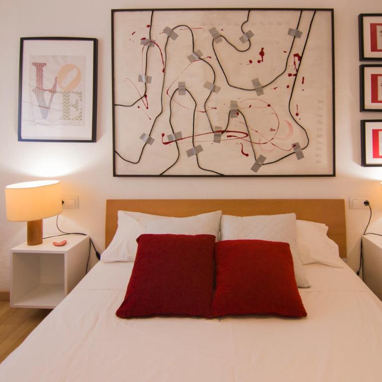 LUMINOSO. COMODO. ACOGEDOR. WIFI. Junto a AVE - Three-Bedroom Apartment - 29