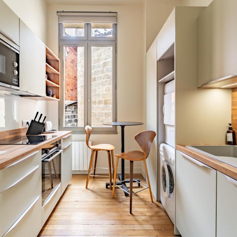 Magnifiques et lumineux Appartement de charme aux Quinconces ideal pour 4 ou 6 personnes - Two-Bedroom Apartment - 6