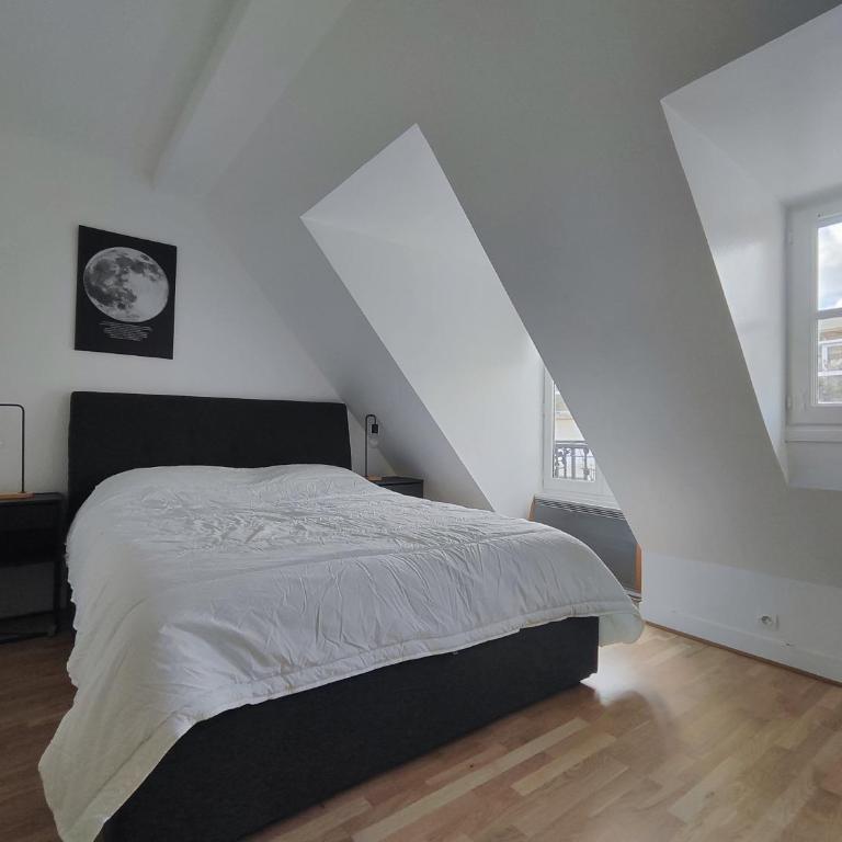 Paris Apartment Near Arc de Triomphe and Shopping - Studio - 11