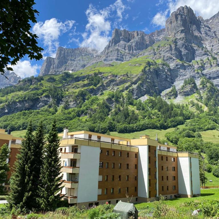 Ferienwohnung Alpen-Zauber Leukerbad - Apartment mit 2 Schlafzimmern - 1