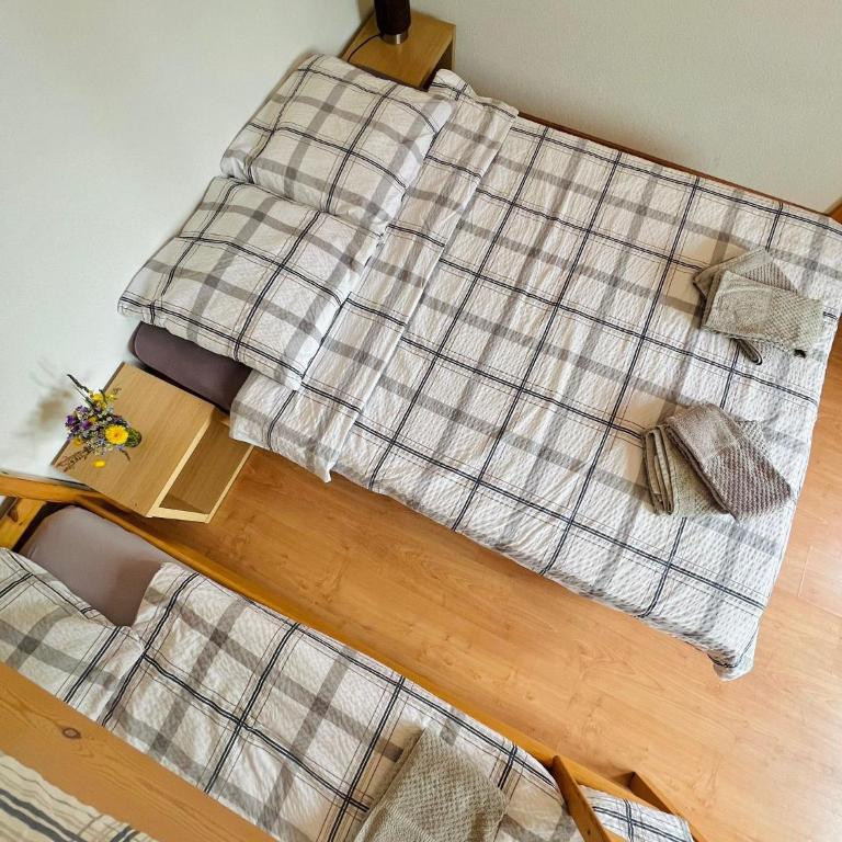 La Tzoum'hostel - Quadruple Room with Bathroom - 2
