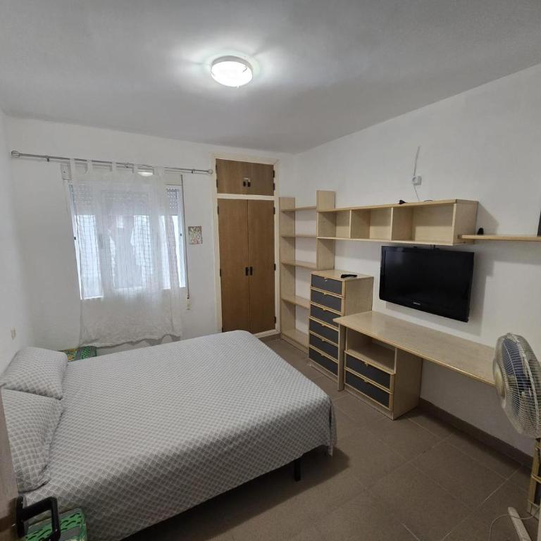 Apartamento Coral - Three-Bedroom Apartment with Balcony - 5