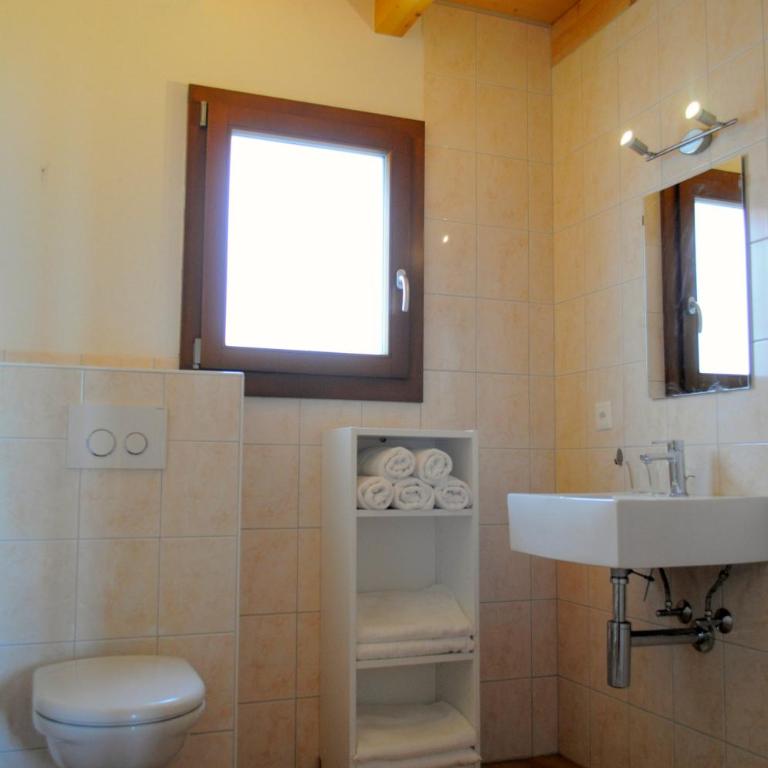 La Tzoum'hostel - Family Room with Shared Bathroom - 4