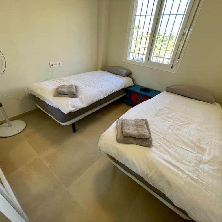 4New, 2 bed 2 bath Apartment Built 2024 with Community Pool and local beach - Apartamento de 2 dormitorios con vistas a la piscina - 33