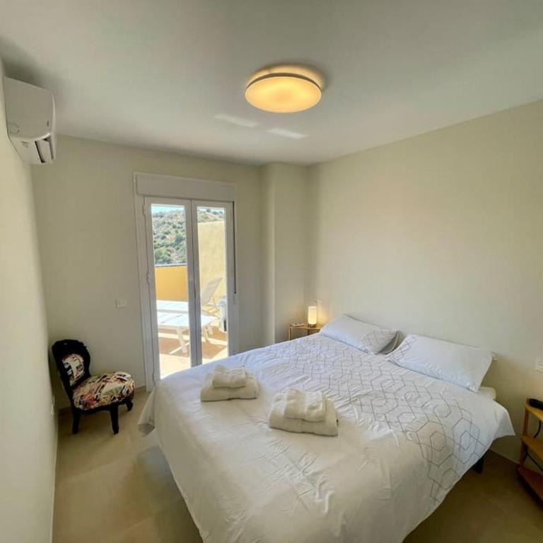 4New, 2 bed 2 bath Apartment Built 2024 with Community Pool and local beach - Apartamento de 2 dormitorios con vistas a la piscina - 26