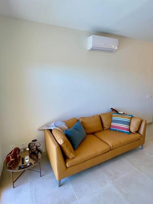 4New, 2 bed 2 bath Apartment Built 2024 with Community Pool and local beach - Apartamento de 2 dormitorios con vistas a la piscina - 20