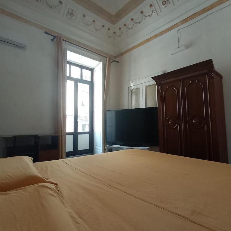 Art in Center - Double Room - 6