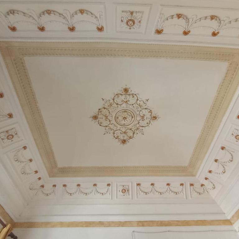 Art in Center - Double Room - 7