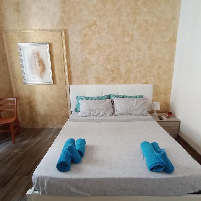Art in Center - Double Room with Balcony - 2