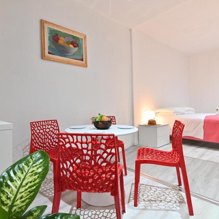 IzzHome The Breeze - One-Bedroom House - 6