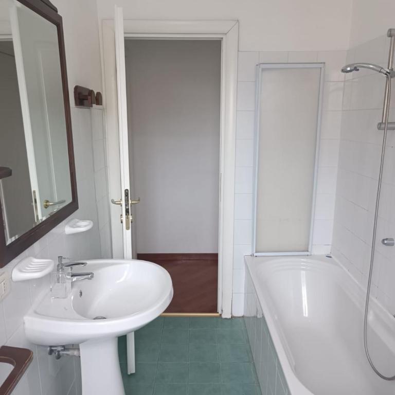 Abba Accomodation - Camera Tripla con Bagno Privato - 5