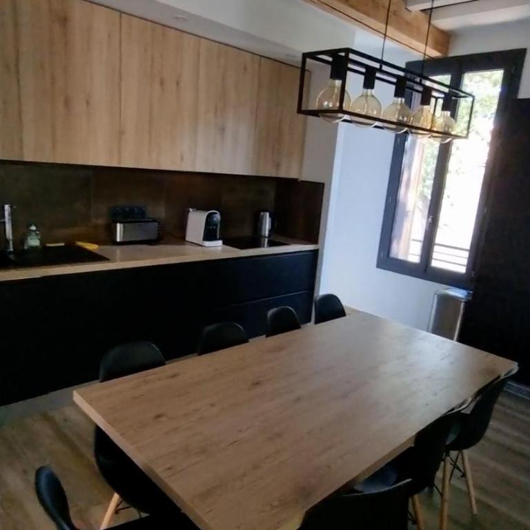 Maison de caractère en plein cœur de la Provence - Maison 5 Chambres - 14