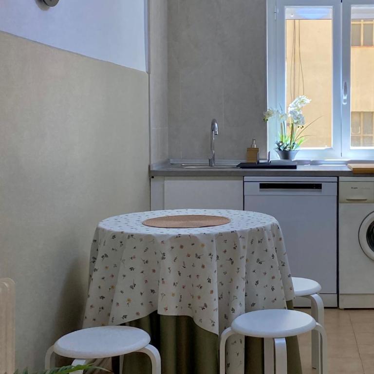 Bonjour Cathedrale by ARoom VUT-LE-1187 - Apartamento de 4 dormitorios con balcón - 24