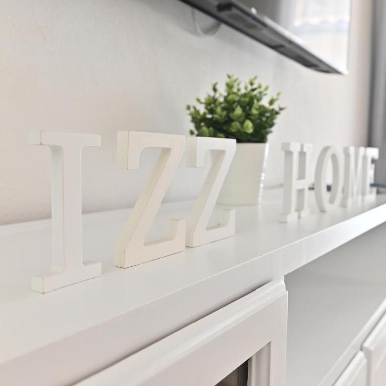 IzzHome The Breeze - One-Bedroom House - 2