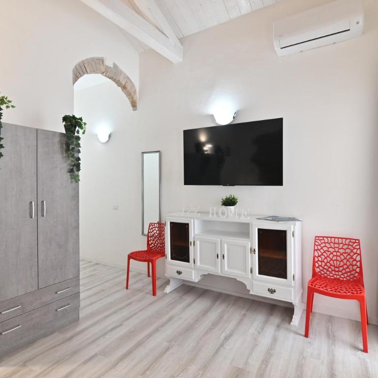 IzzHome The Breeze - One-Bedroom House - 9
