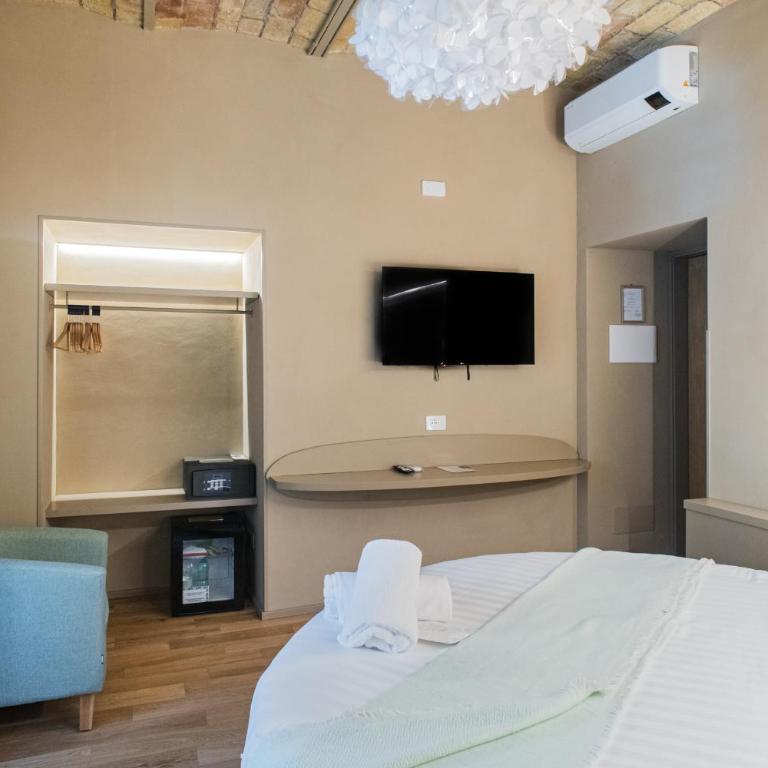 163 BOUTIQUE HOTEL - Deluxe Room - 5