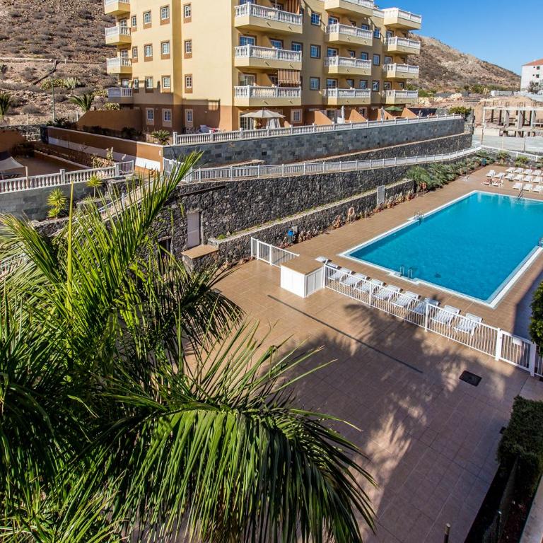 Palm Duplex Penthouse - Two-Bedroom Apartment - 24