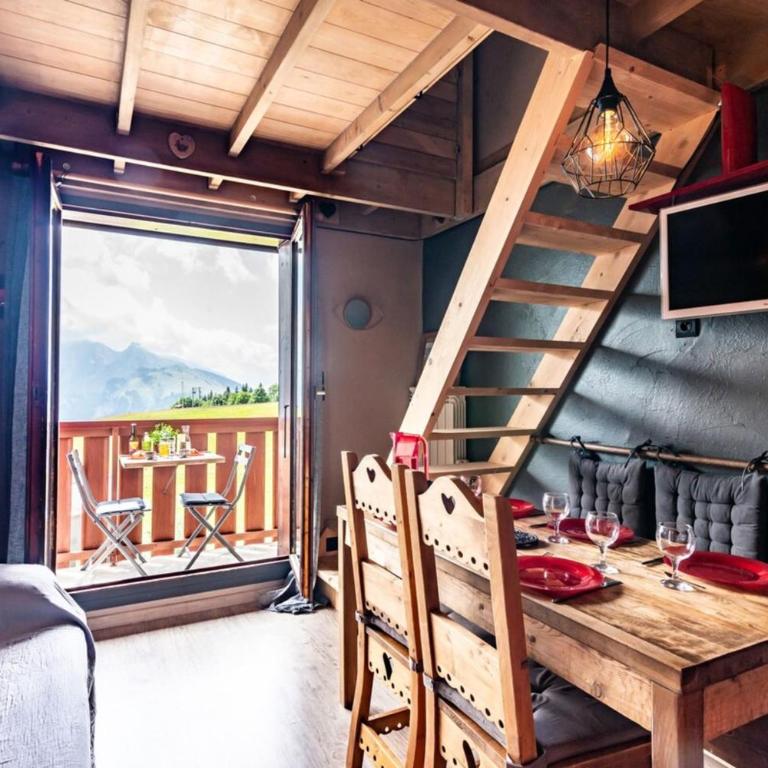 Slow Chalet MontBlanc Soleil sur les pistes Ascenseur Balcon Vue Parking - Appartement - 1