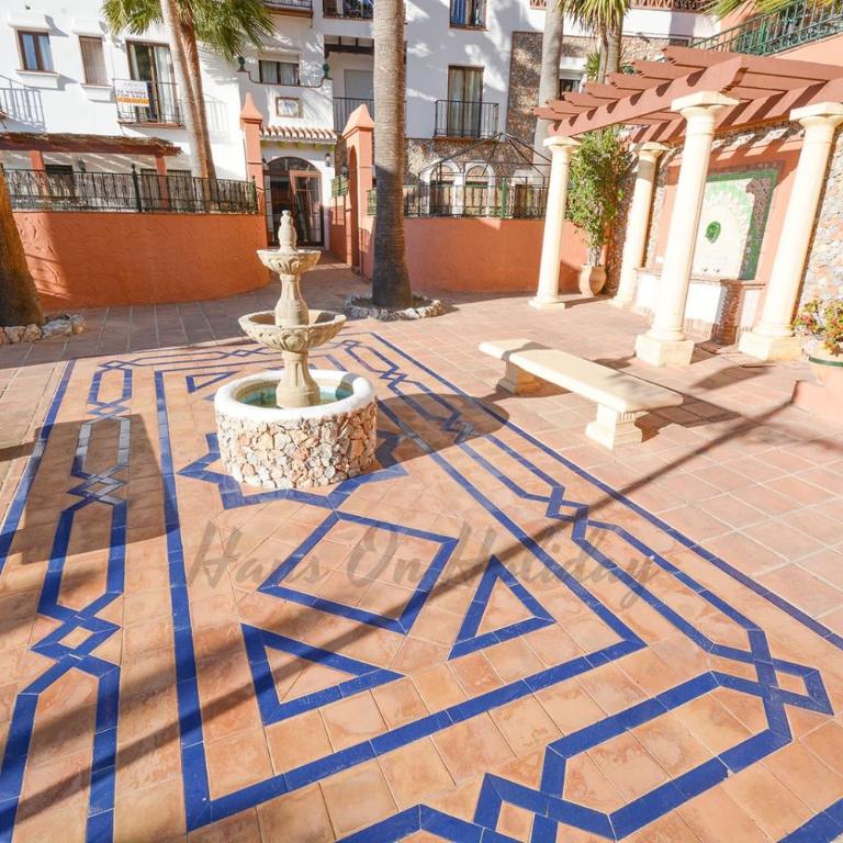 La Fuente APT 4, Frigiliana Amazing 3 bedroom 2 bthroom Family Apartment with views, Padel Court and 2 Pools HansOnHoliday Rentals - Apartamento de 3 dormitorios - 38