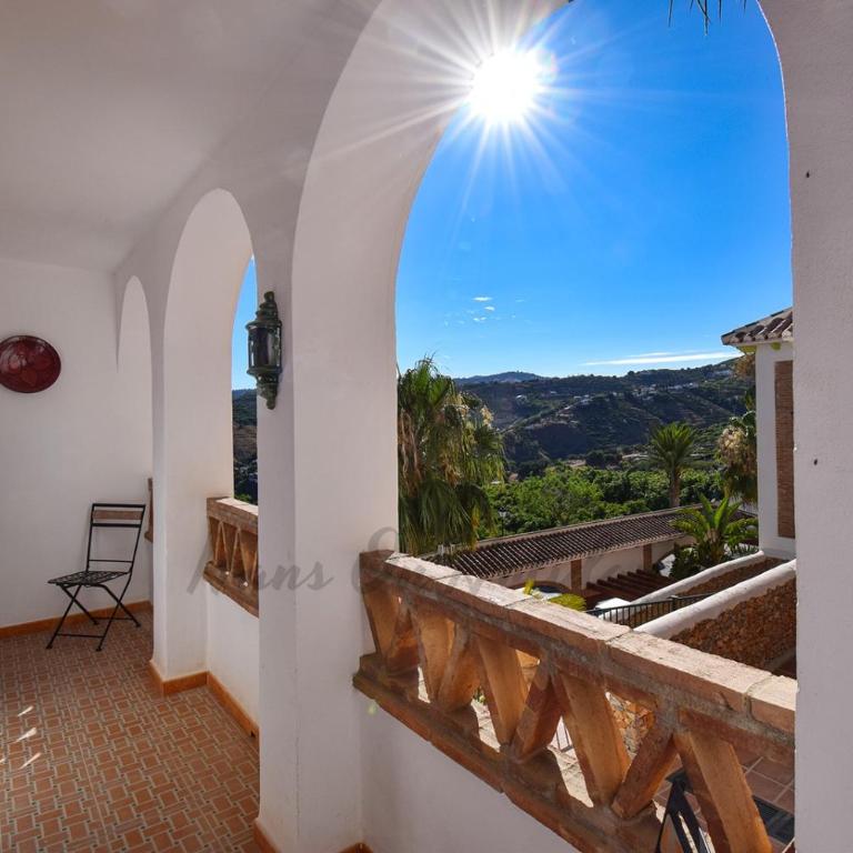 La Fuente APT 4, Frigiliana Amazing 3 bedroom 2 bthroom Family Apartment with views, Padel Court and 2 Pools HansOnHoliday Rentals - Apartamento de 3 dormitorios - 14